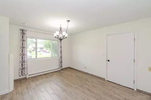 Dining - 701 Easter Dr, Carlisle, OH 45005 photo 2 of 2