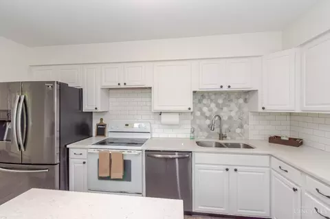 Kitchen - 701 Easter Dr, Carlisle, OH 45005 photo 5 of 5
