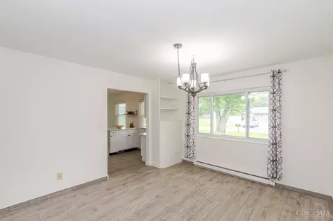 Dining - 701 Easter Dr, Carlisle, OH 45005 photo 1 of 2