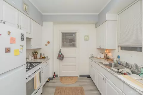 Kitchen - 1063 Winfield Ave, Cincinnati, OH 45205 photo 1 of 6