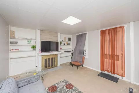 Living - 1063 Winfield Ave, Cincinnati, OH 45205 photo 4 of 4