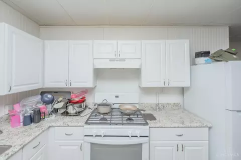 Kitchen - 1063 Winfield Ave, Cincinnati, OH 45205 photo 6 of 6