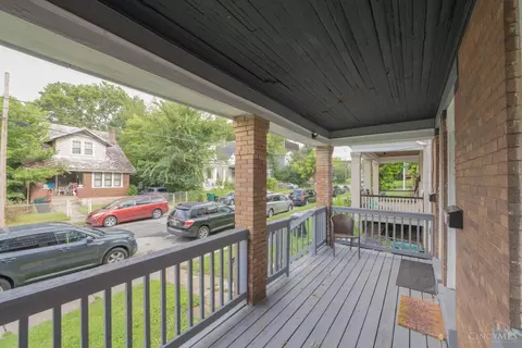 Exterior - 1063 Winfield Ave, Cincinnati, OH 45205 photo 4 of 7
