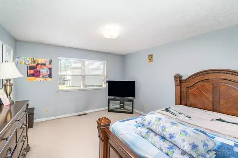 Bedroom - 175 Douglas Cir, Georgetown, OH 45121 photo 4 of 5