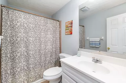 Bath - 175 Douglas Cir, Georgetown, OH 45121 photo 3 of 4