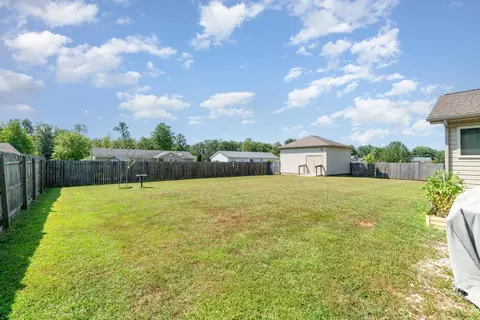 Exterior - 175 Douglas Cir, Georgetown, OH 45121 photo 3 of 5