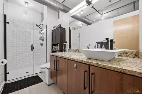 Bath - 1237 Vine St, Cincinnati, OH 45202 photo 1 of 1