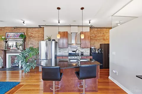 Kitchen - 1237 Vine St, Cincinnati, OH 45202 photo 3 of 7