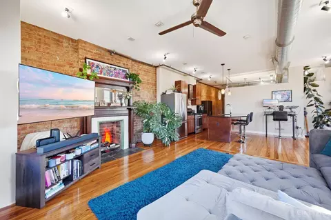 Living - 1237 Vine St, Cincinnati, OH 45202 photo 5 of 6