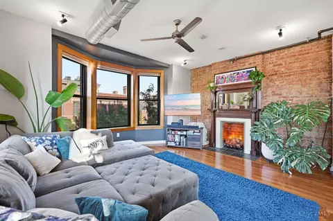 Living - 1237 Vine St, Cincinnati, OH 45202 photo 4 of 6