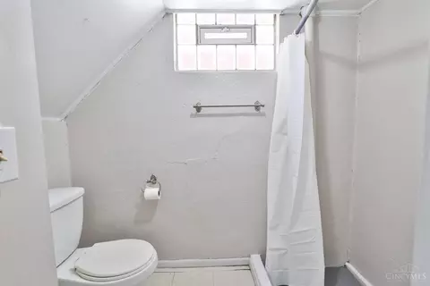 Bath - 3317 Hildreth Ave, Cincinnati, OH 45211 photo 2 of 2