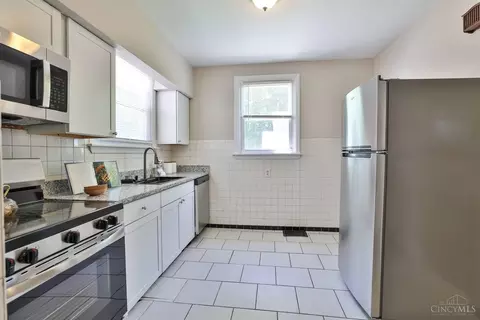 Kitchen - 3317 Hildreth Ave, Cincinnati, OH 45211 photo 1 of 3