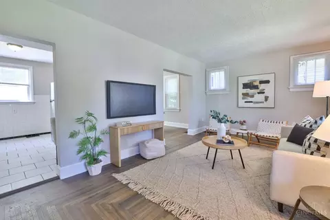 Living - 3317 Hildreth Ave, Cincinnati, OH 45211 photo 1 of 3
