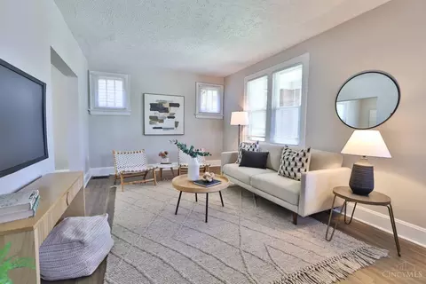 Living - 3317 Hildreth Ave, Cincinnati, OH 45211 photo 2 of 3