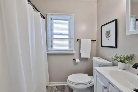 Bath - 3317 Hildreth Ave, Cincinnati, OH 45211 photo 1 of 2