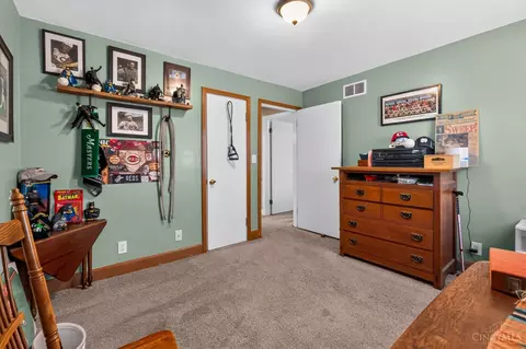 Bedroom - 2317 Section Rd, Amberley, OH 45237 photo 2 of 5