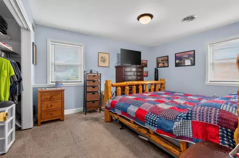 Bedroom - 2317 Section Rd, Amberley, OH 45237 photo 4 of 5