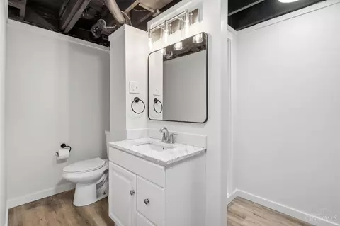 Bath - 9315 Jericho Dr, Cincinnati, OH 45231 photo 3 of 5