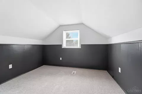 Bedroom - 9315 Jericho Dr, Cincinnati, OH 45231 photo 8 of 9