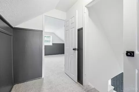 Entry Way - 9315 Jericho Dr, Cincinnati, OH 45231 photo 2 of 3