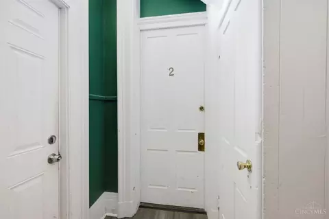 Entry Way - 215 Warner St, Cincinnati, OH 45219 photo 5 of 11