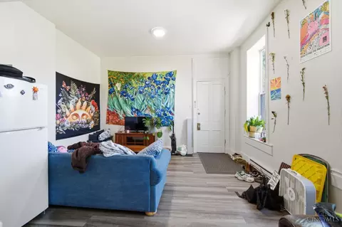 Living - 215 Warner St, Cincinnati, OH 45219 photo 4 of 5