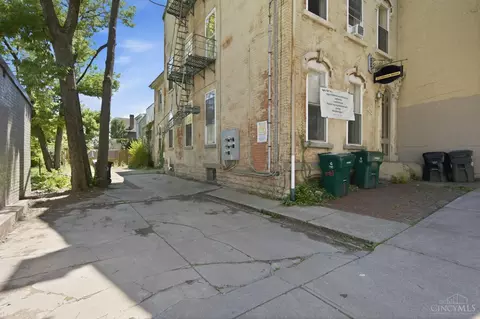 Exterior - 215 Warner St, Cincinnati, OH 45219 photo 1 of 4