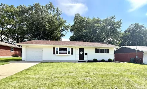 27 Lawndale Ave, Lebanon, OH 45036