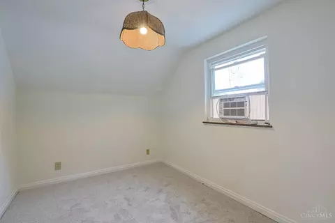 Bedroom - 4712 Basil Ln, Cincinnati, OH 45238 photo 4 of 5