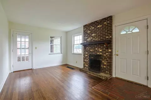 Living - 4712 Basil Ln, Cincinnati, OH 45238 photo 2 of 4
