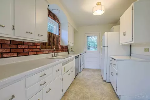 Kitchen - 4712 Basil Ln, Cincinnati, OH 45238 photo 1 of 3