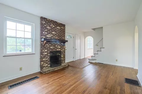 Living - 4712 Basil Ln, Cincinnati, OH 45238 photo 1 of 4