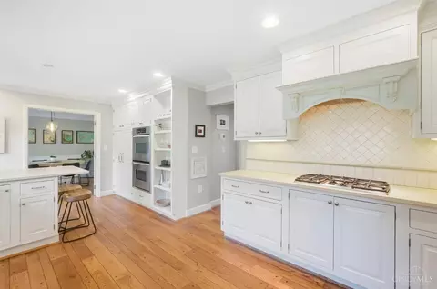 Kitchen - 7194 Regiment Dr, Cincinnati, OH 45244 photo 5 of 7