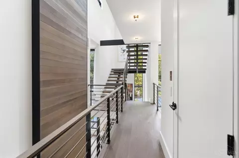 Entry Way - 3315 Menlo Ave, Cincinnati, OH 45208 photo 9 of 19