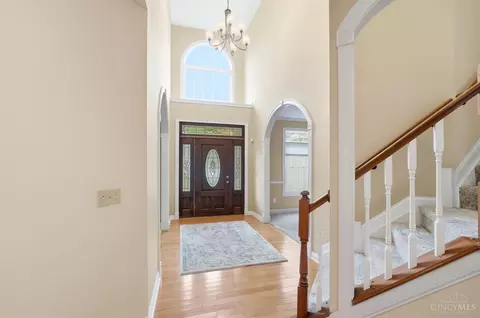 Entry Way - 6375 Tarton Fields Ln, Mason, OH 45040 photo 2 of 6