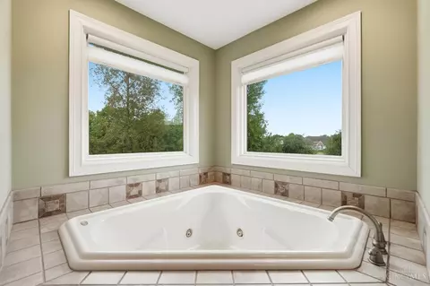 Bath - 6375 Tarton Fields Ln, Mason, OH 45040 photo 4 of 9