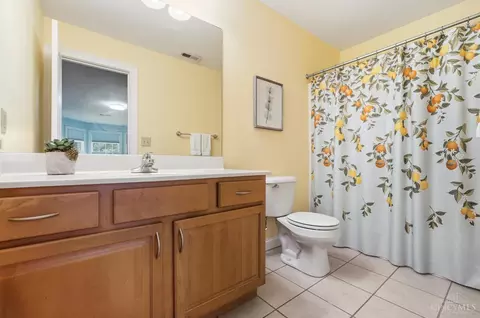 Bath - 6375 Tarton Fields Ln, Mason, OH 45040 photo 6 of 9