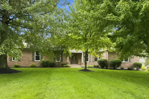 2338 Point View Ct, Lebanon, OH 45036