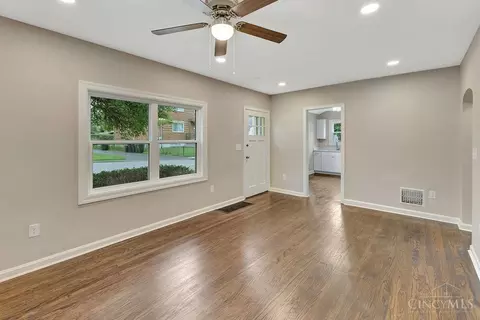 Living - 253 Ohio Ave, Reading, OH 45215 photo 1 of 5