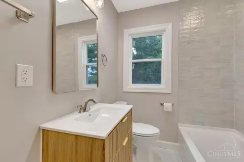 Bath - 253 Ohio Ave, Reading, OH 45215 photo 1 of 3