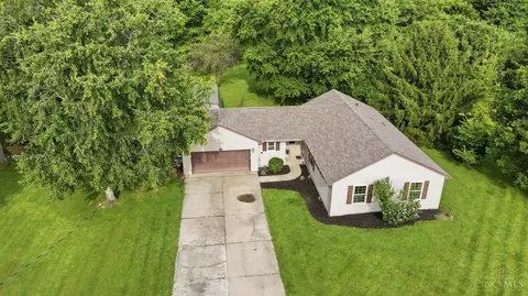 3051 Bachelier Rd, Amelia, OH 45102