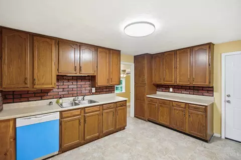 Kitchen - 4239 Brookside Dr, Batavia, OH 45103 photo 1 of 1