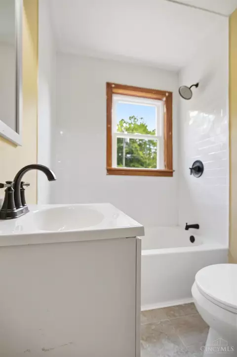 Bath - 4239 Brookside Dr, Batavia, OH 45103 photo 1 of 2