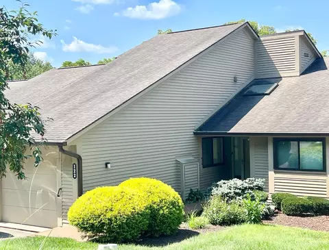 122 Miami Lakes Dr, Milford, OH 45150
