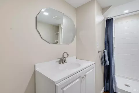 Bath - 8265 Forest Rd, Cincinnati, OH 45255 photo 7 of 8