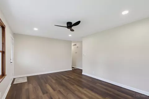 Living - 8265 Forest Rd, Cincinnati, OH 45255 photo 2 of 7