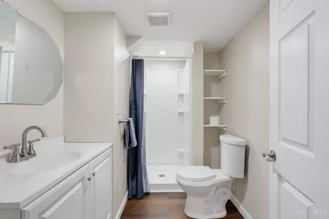 Bath - 8265 Forest Rd, Cincinnati, OH 45255 photo 6 of 8