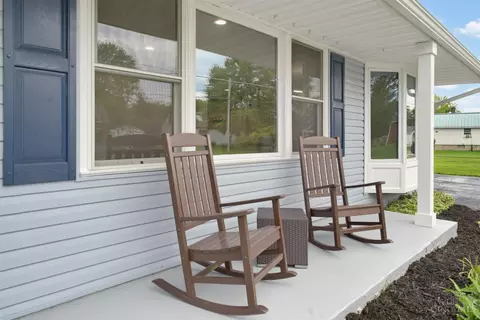 Exterior - 8265 Forest Rd, Cincinnati, OH 45255 photo 5 of 11
