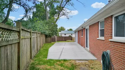 Exterior - 8265 Forest Rd, Cincinnati, OH 45255 photo 7 of 11
