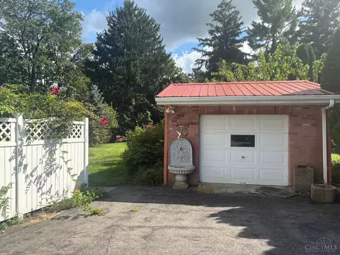 Exterior - 7755 Pfeiffer Rd, Montgomery, OH 45242 photo 3 of 5